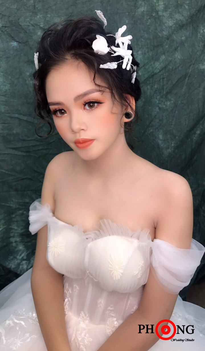 Trang điểm và làm tóc cô dâu 2019